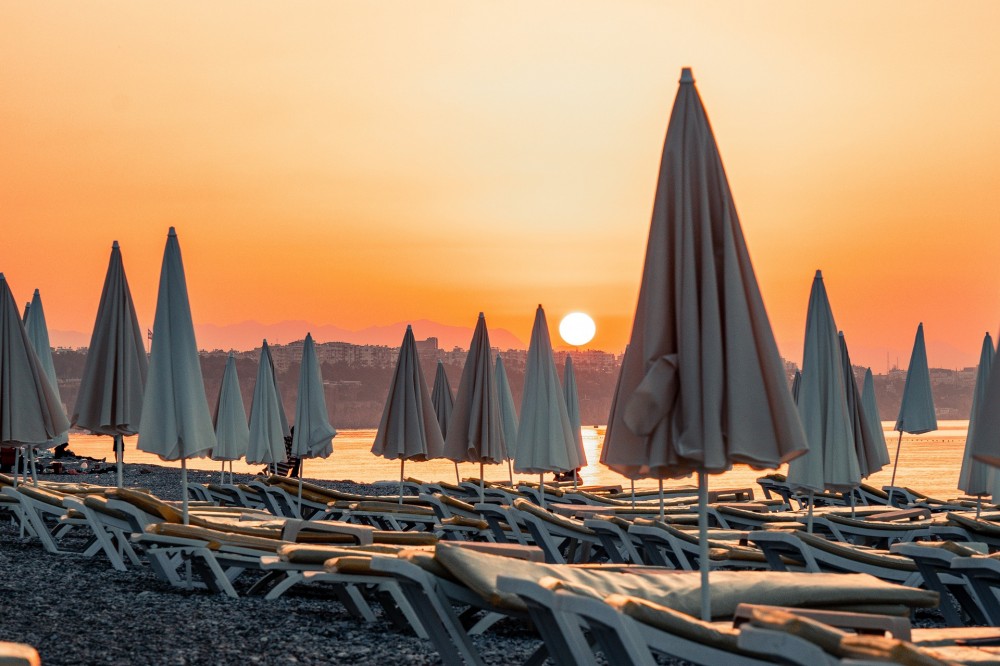 Antalya’ya gelip, her şey dahil tatil isteyenler için Kemer ilk tercih olarak başı çekiyor.