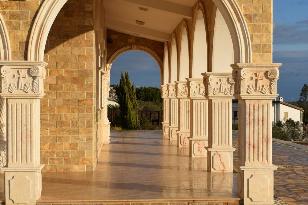 Gözde eğlence ve tatil mekanlarının yer aldığı Kıbrıs’ta, turizm yatırımları sürekli artarak devam etmektedir.