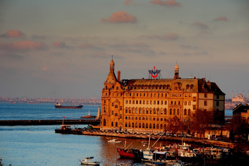 Haydarpaşa Garı, İstanbul’un ve elbette Türkiye’nin en eşsiz yapılarından biridir.