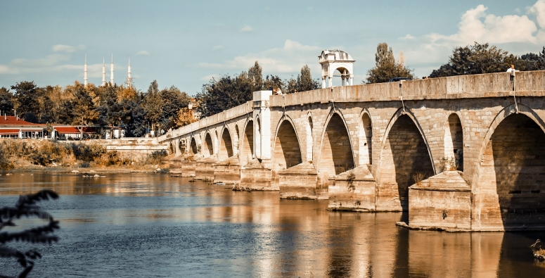 TÜRKİYE’DE, SINIRDA BİR ŞEHİR; EDİRNE