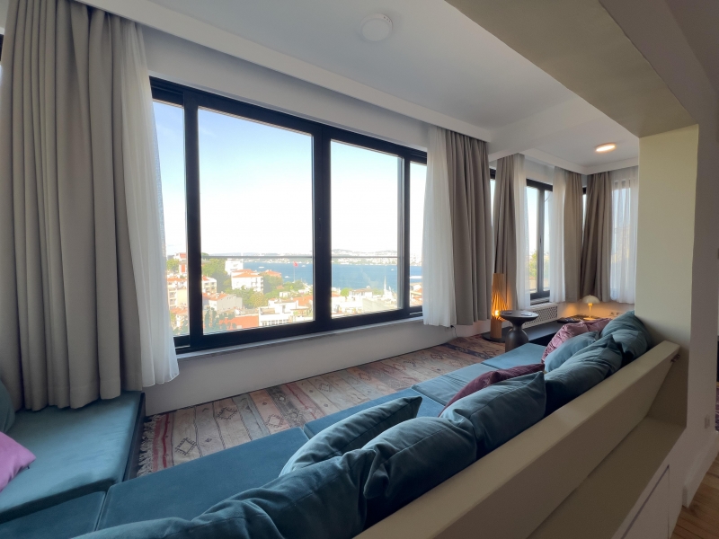 2+1 furnished apartment with Bosphorus view in Cihangir for sale