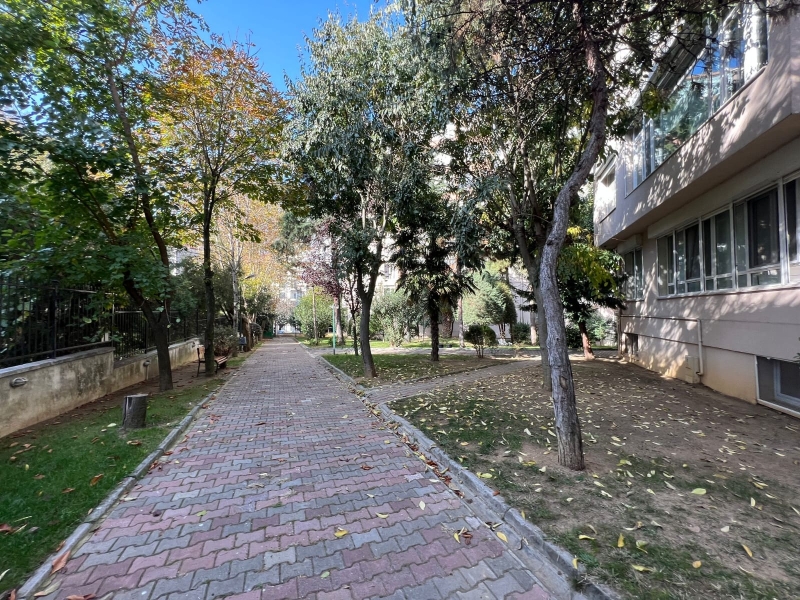 Gayrettepe 3 Br Flat For Sale