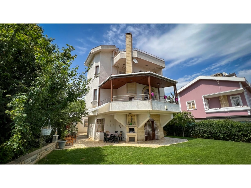 Villa for sale in Silivri Parkköy, 360 m2, garden, sea view, 4 floors